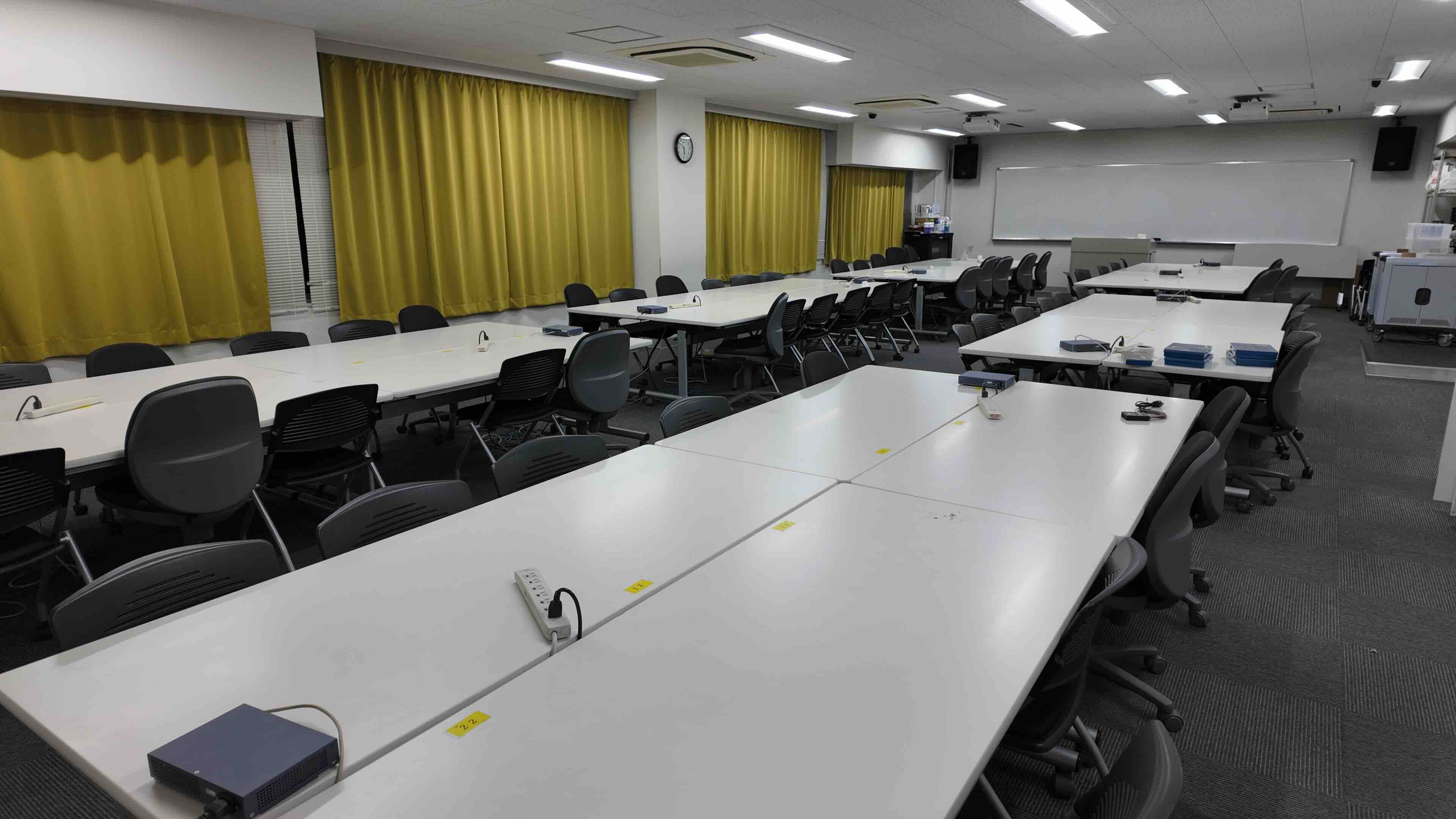 実験室例（6号館301実験室）