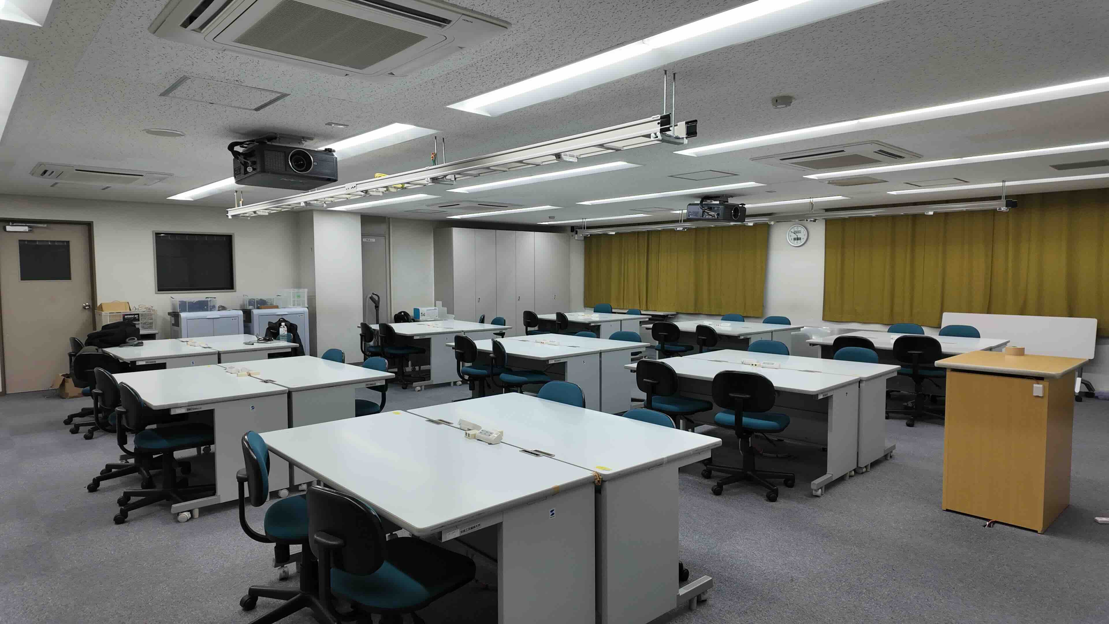 実験室例（8号館312実験室）